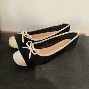 Black and Cream Flats (NWT)